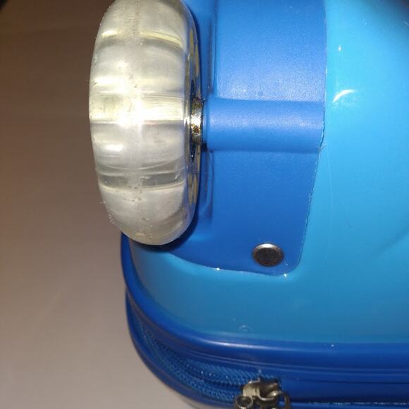 Thomas the Tank Character Engine Hard Luggage w/ handle and wheels - Picture 7 of 10